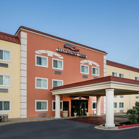 Baymont By Wyndham Lawton Hotel Exterior foto