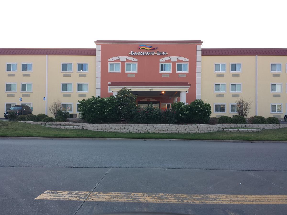 Baymont By Wyndham Lawton Hotel Exterior foto